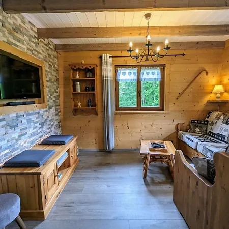 Holiday home Les Volets Rouges