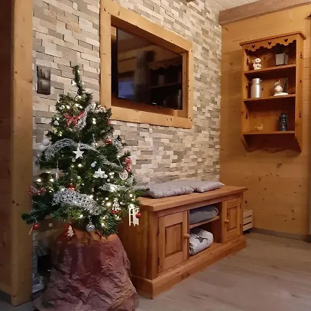 Les Volets Rouges Holiday home *