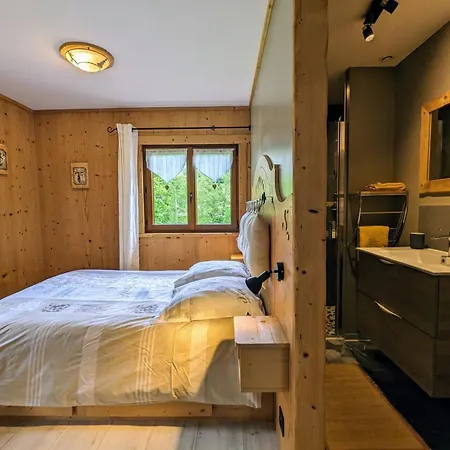 Les Volets Rouges Feriehus *