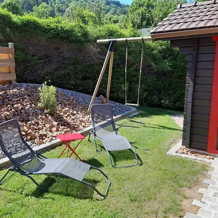 Holiday home Les Volets Rouges